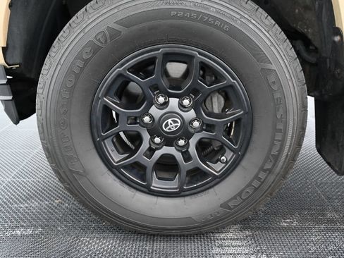 Used 2020 Toyota Tacoma SR5 AWD/4WD image 39