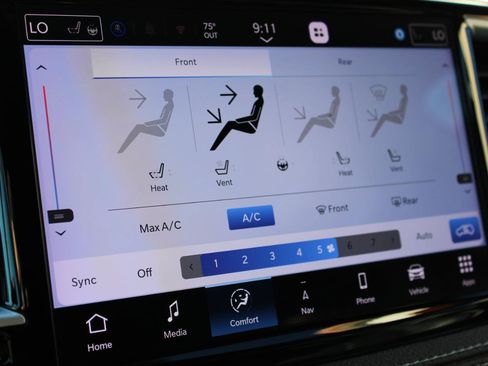 Used 2023 Chrysler Pacifica Limited w/ Uconnect Theater Family Group AWD/4WD image 36