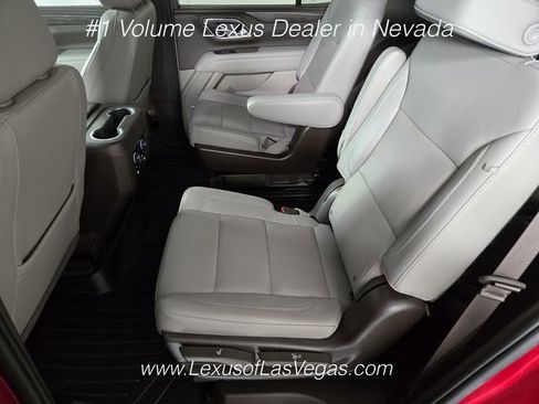 Used 2022 Chevrolet Tahoe Z71 w/ Luxury Package AWD/4WD image 14