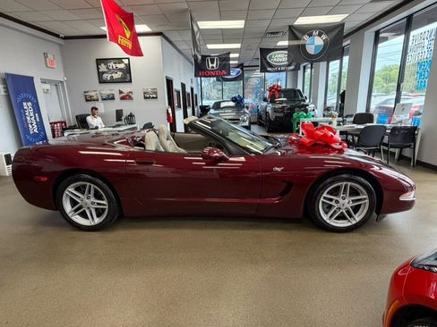 Used 2003 Chevrolet Corvette Convertible w/ Preferred Equipment Group1 RWD image 24