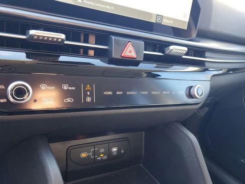 New 2026 Kia Sportage SX image 18