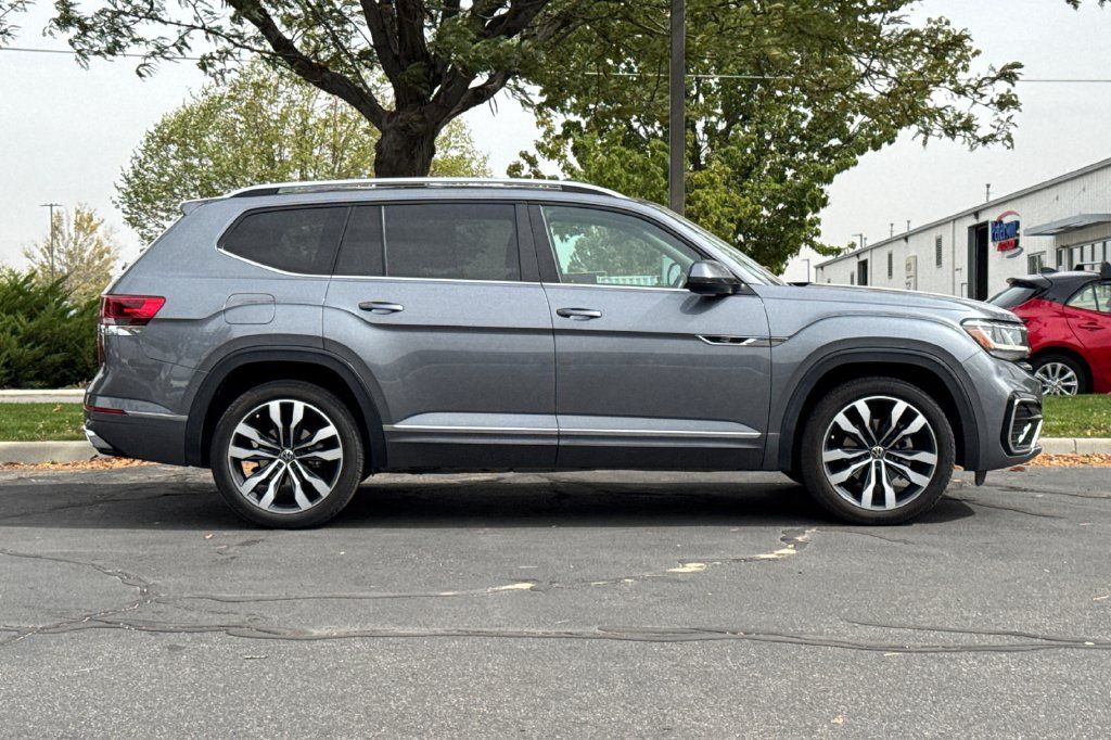 Used 2021 Volkswagen Atlas SEL R-Line AWD/4WD image 3