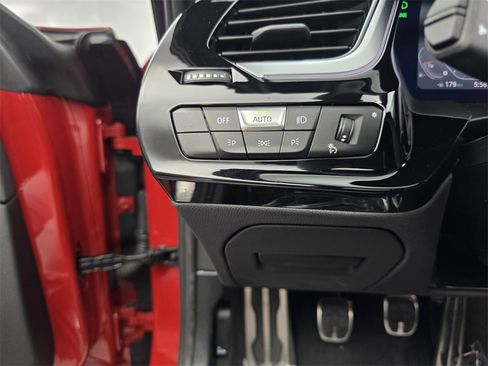 Used 2025 BMW Z4 M40i w/ Edition image 25