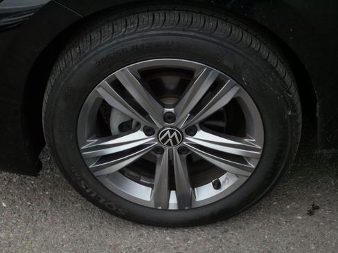 Certified 2022 Volkswagen Jetta SE w/ Panoramic Sunroof Package image 15