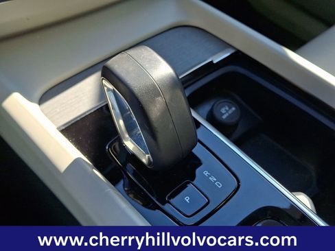 Certified 2023 Volvo XC60 B5 Plus w/ Climate Package image 16