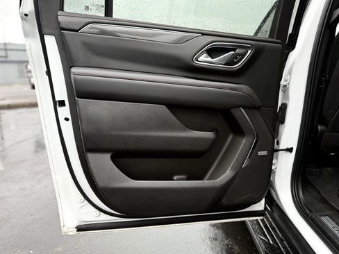 Used 2022 Chevrolet Suburban RST w/ Luxury Package image 14