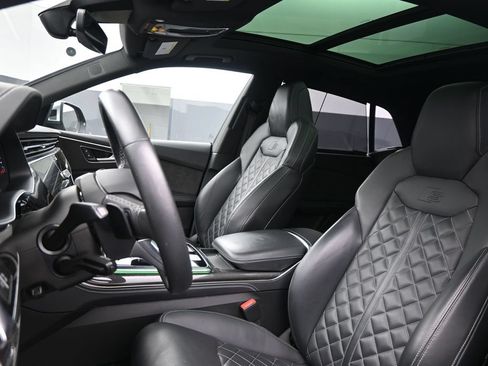 Used 2022 Audi SQ8 Prestige AWD/4WD image 12