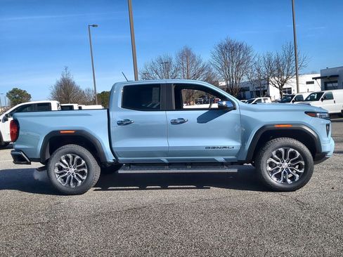 New 2026 GMC Canyon Denali image 9