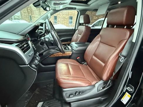 Used 2020 Chevrolet Suburban Premier w/ Premier Plus Edition image 13