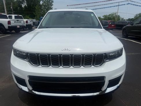 Used 2023 Jeep Grand Cherokee L Limited AWD/4WD image 3