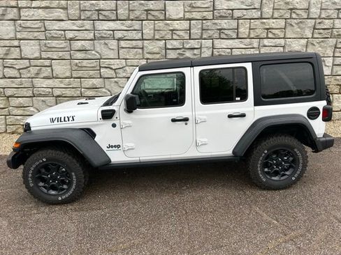 Certified 2023 Jeep Wrangler Unlimited w/ 8.4" Radio Group AWD/4WD image 3