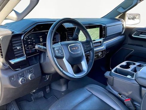 Used 2025 GMC Sierra 1500 SLT image 12
