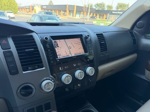 Used 2011 Toyota Tundra Limited image 13