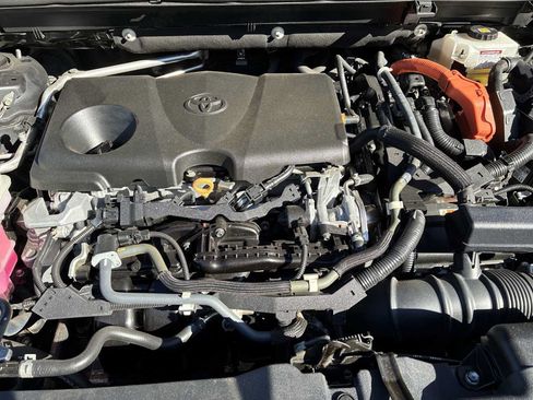 Used 2020 Toyota RAV4 Limited AWD/4WD image 18