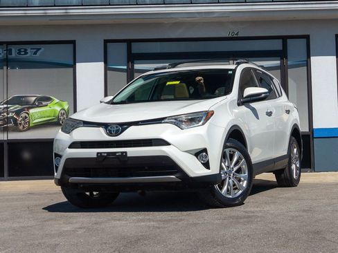 Used 2017 Toyota RAV4 Limited image 11