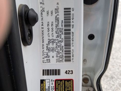 Used 2020 Toyota Tacoma SR5 AWD/4WD image 24