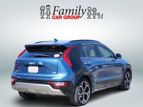 Used 2023 Kia Niro SX Touring image 4