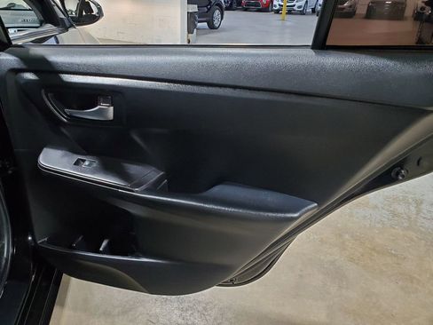 Used 2015 Toyota Camry LE image 20