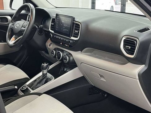 Used 2025 Hyundai Venue SEL FWD image 27