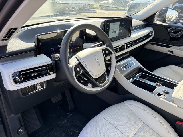 New 2027 Lincoln Aviator AWD image 26