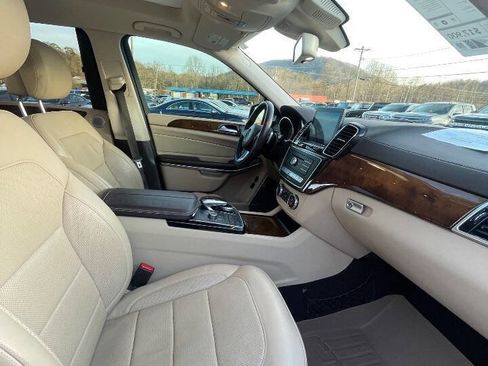 Used 2017 Mercedes-Benz GLS 550 4MATIC image 15