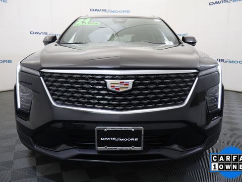 Used 2024 Cadillac XT4 Premium Luxury image 13