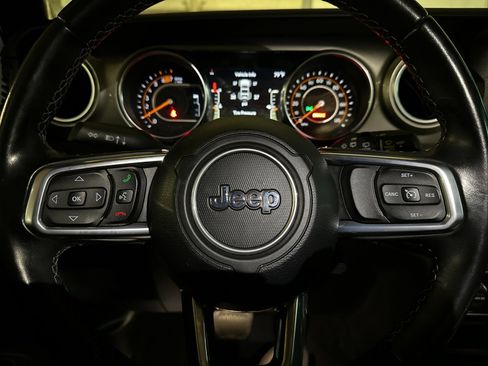 Certified 2020 Jeep Wrangler Unlimited Sahara w/ Safety Group image 22