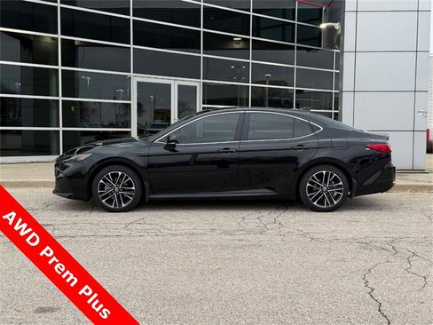 Used 2025 Toyota Camry XLE w/ Premium Plus Package image 6