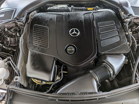 Used 2025 Mercedes-Benz C 300 Sedan image 33