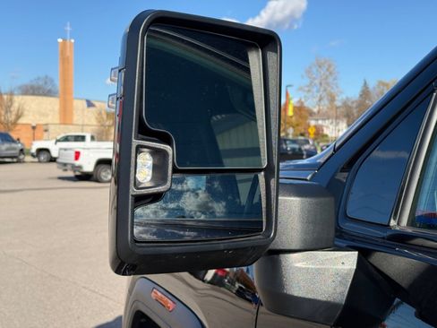 Used 2023 GMC Sierra 2500 AT4 image 35