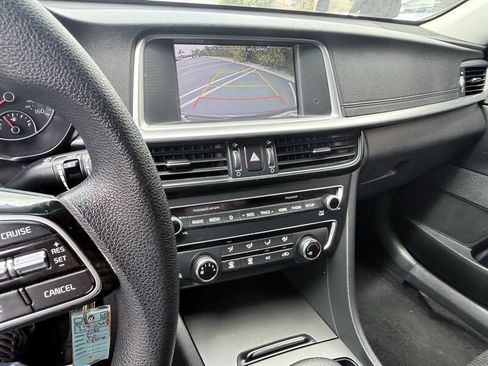 Used 2019 Kia Optima LX image 11