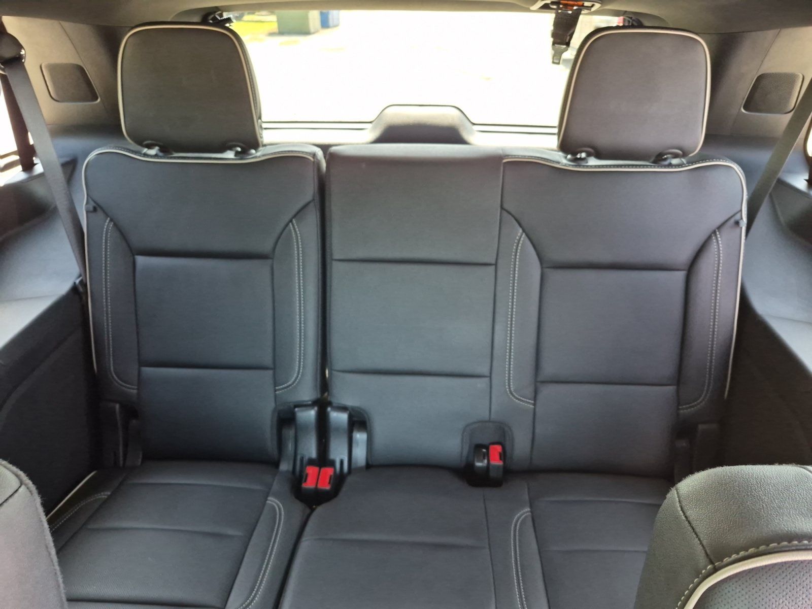 Used 2023 GMC Yukon SLT w/ SLT Luxury Package RWD image 24