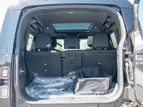 New 2026 Land Rover Defender 110 X-Dynamic SE AWD/4WD image 25