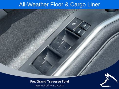 Used 2022 Toyota Highlander XLE AWD/4WD image 17