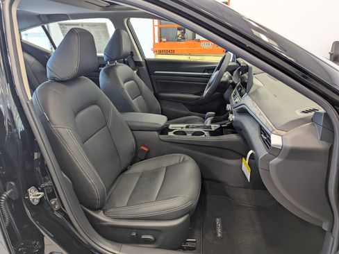 New 2025 Nissan Altima 2.5 SL image 16