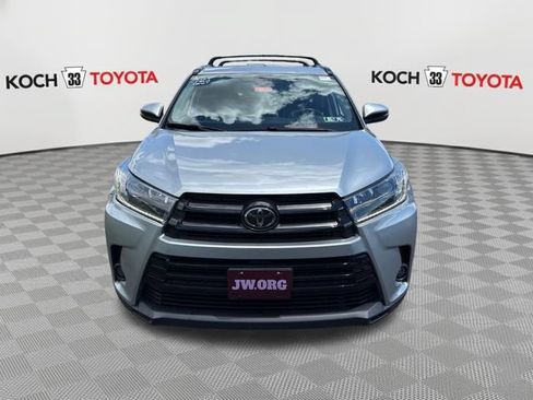 Used 2019 Toyota Highlander SE AWD/4WD image 2
