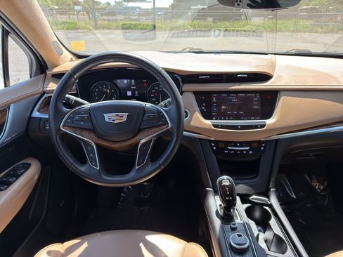 Used 2021 Cadillac XT5 Premium Luxury w/ Platinum Package AWD/4WD image 16