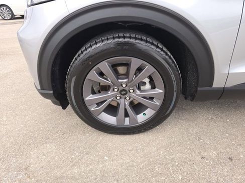 Certified 2023 Ford Explorer XLT w/ Equipment Group 202A image 9