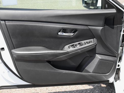 Used 2022 Nissan Sentra SV w/ Trunk Package image 12