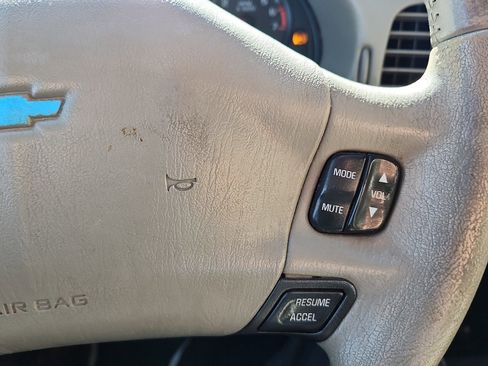 Used 2001 Chevrolet Impala LS w/ Preferred Equipment Group image 15