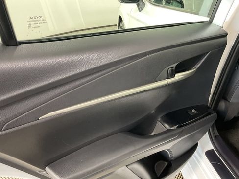 Used 2025 Toyota Camry SE FWD image 18