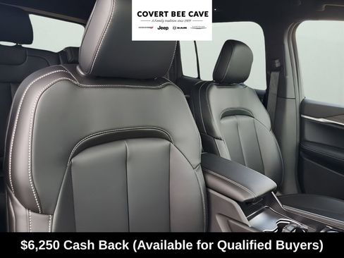 New 2025 Jeep Grand Cherokee Limited w/ Black Appearance Package image 16