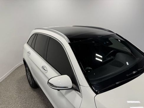 Used 2022 Mercedes-Benz GLC 300 4MATIC w/ Multimedia Package Lite image 16