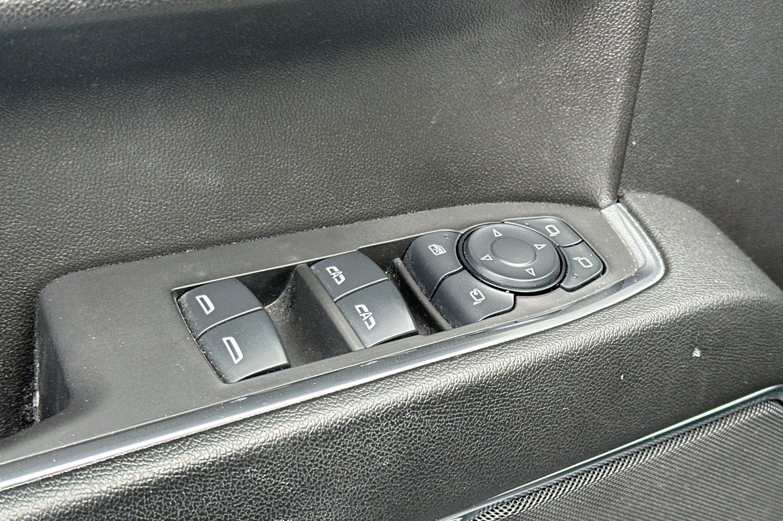 Used 2025 GMC Sierra 1500 SLT RWD image 12