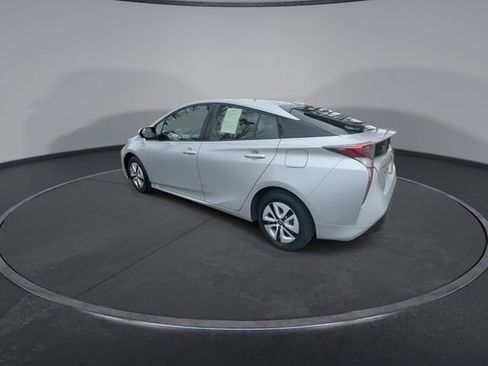 Used 2016 Toyota Prius Four image 11
