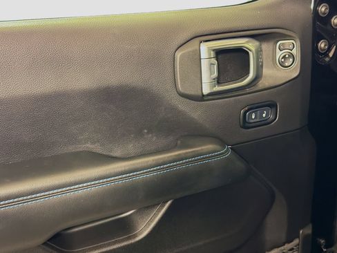 Used 2024 Jeep Wrangler High Altitude AWD/4WD image 21