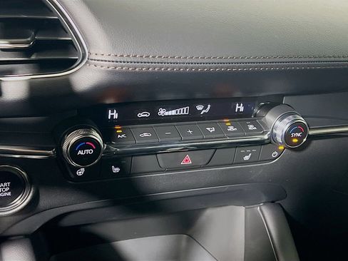 New 2026 MAZDA MAZDA3 Hatchback w/Premium Plus Pkg image 13