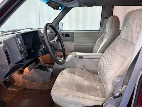 Used 1994 Chevrolet S10 Pickup 4WD 4-Door image 15