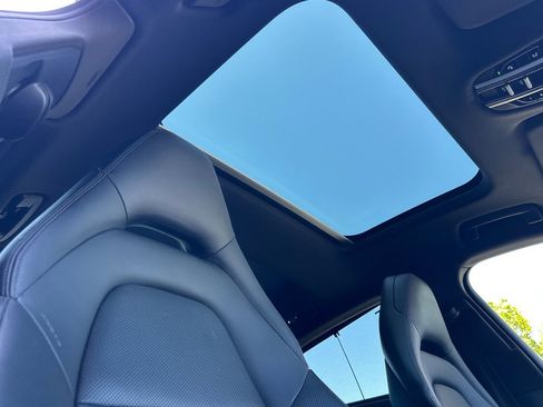 Certified 2022 Porsche Panamera 4S AWD/4WD image 18