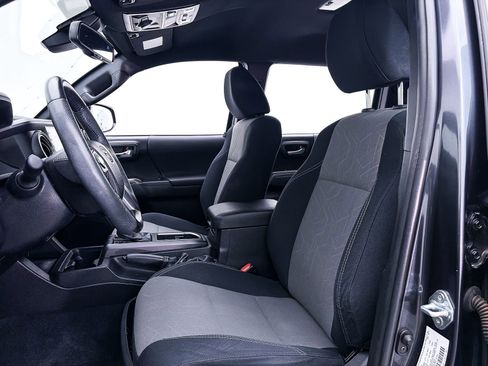 Used 2021 Toyota Tacoma TRD Off-Road AWD/4WD image 13